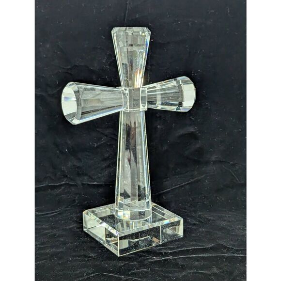 Oleg Cassini Signed Crystal Cross Ornament Vintage Prism Cut On Square Base - Picture 1 of 7